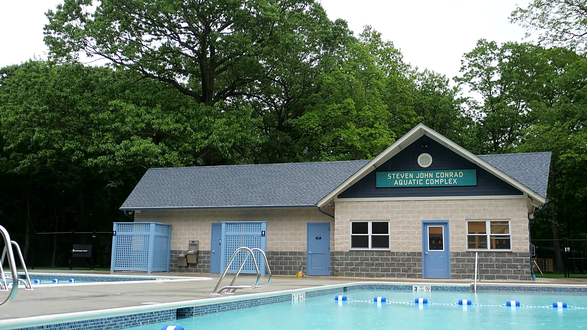 Completed aquatic complex building delivered as a general contracting project